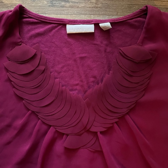 Women’s New York & Company sleeveless blouse. Size small - Picture 4 of 6